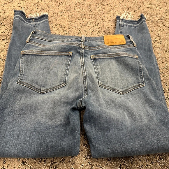 Aritzia Denim forum Nico mid rise skinny crop jeans| size 26 - Picture 4 of 4